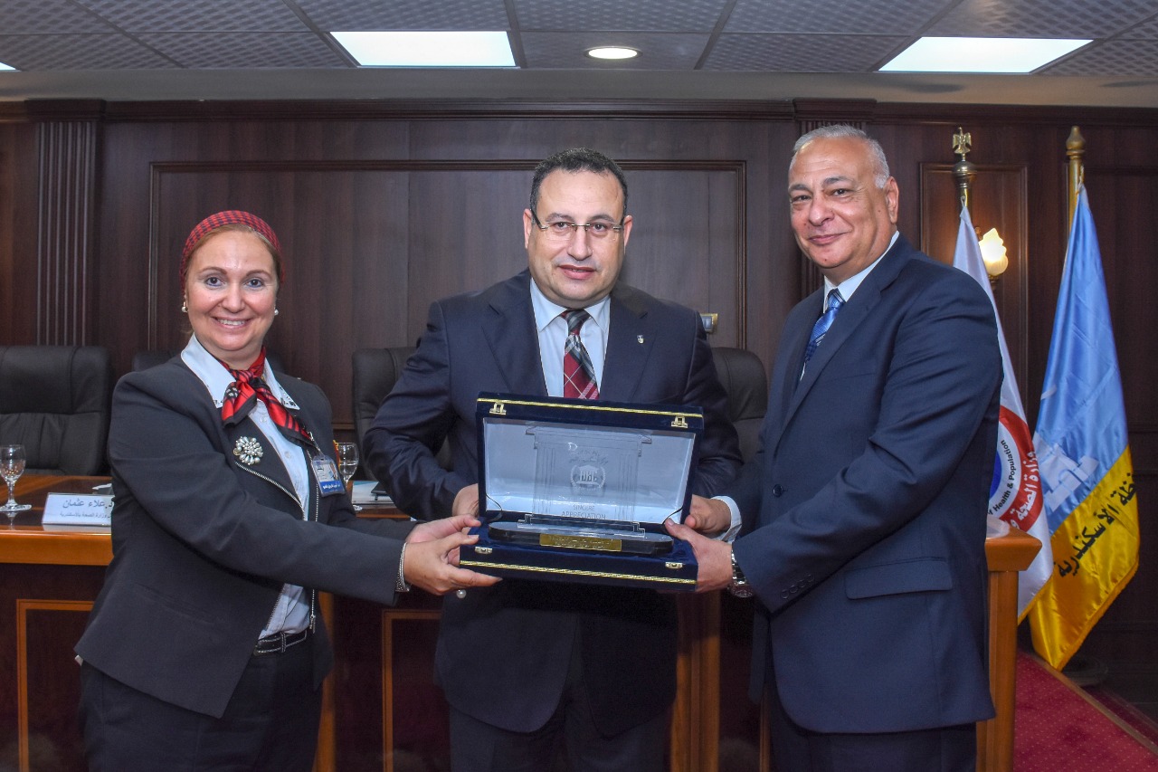 الدكتور عبد العزيز قنصوة محافظ الإسكندرية  (5)