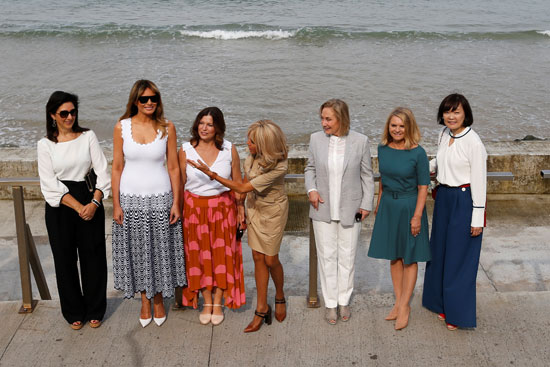 زوجات-الرؤساء-على-شاطئ-كوت-دو-باسك