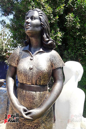 تمثال-ليلي-مراد-بشاطئ-الغرام-في-مطروح-(5)
