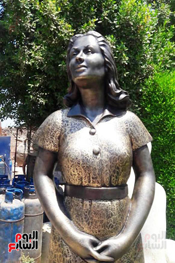 تمثال-ليلي-مراد-بشاطئ-الغرام-في-مطروح-(6)
