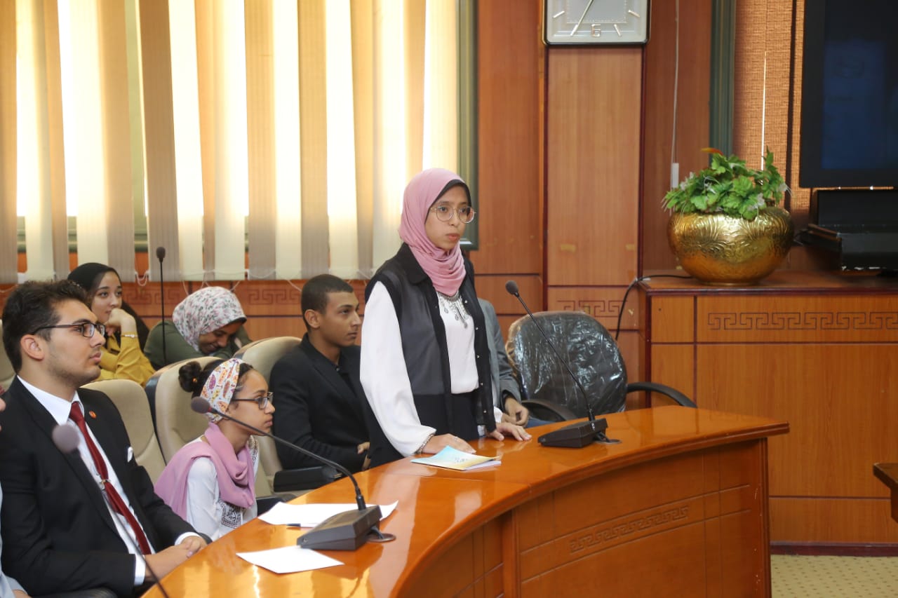 جلسة برلمانية للشباب حول مبادرة النهوض بالتعليم (1)