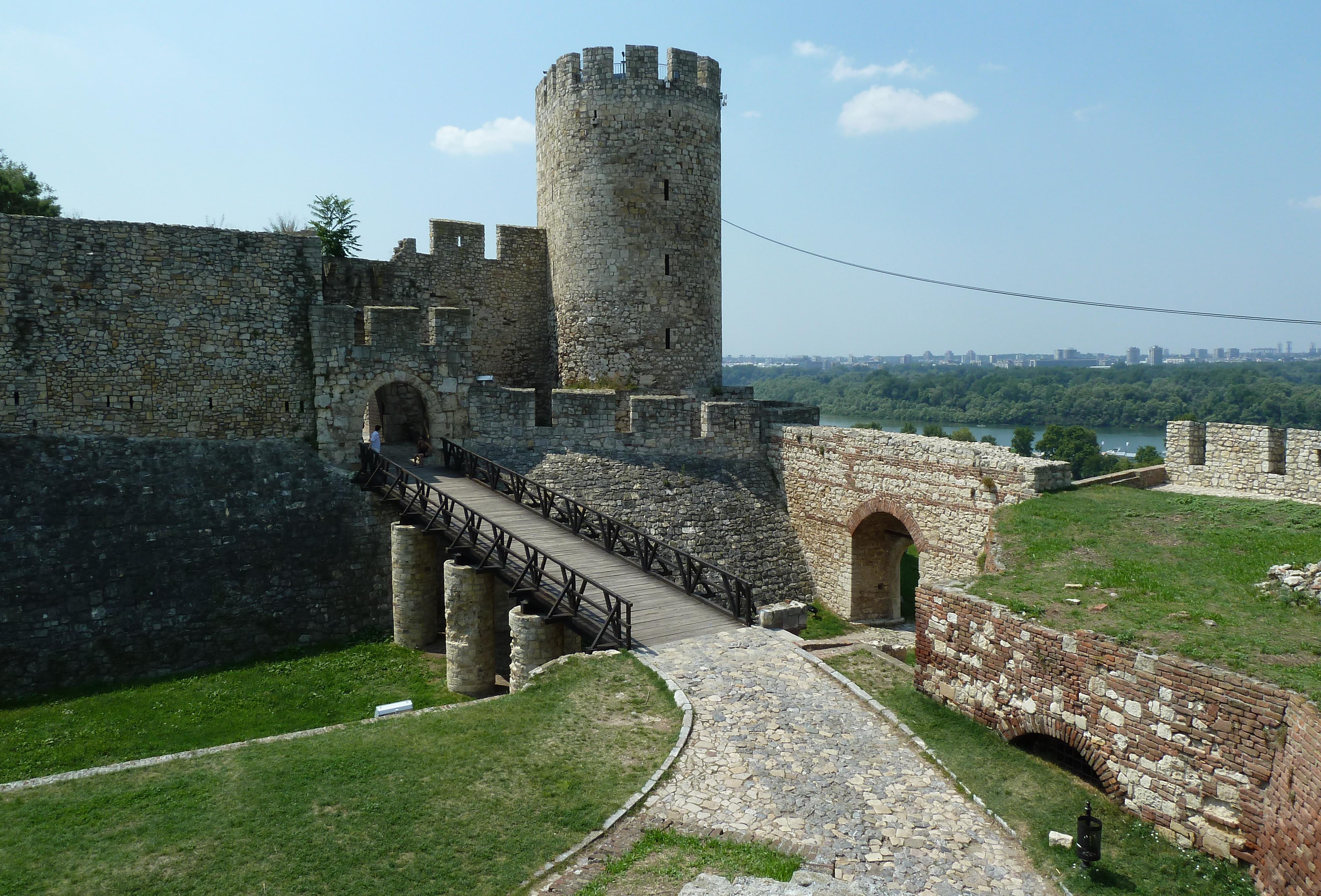 قلعة بلجراد