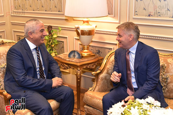 استقبل النائب كريم درويش رئيس لجنة العلاقات الخارجية بمجلس النواب سفير كندا بالقاهرة (1)