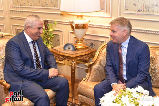 استقبل النائب كريم درويش رئيس لجنة العلاقات الخارجية بمجلس النواب سفير كندا بالقاهرة (2)