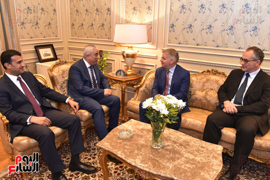 استقبل النائب كريم درويش رئيس لجنة العلاقات الخارجية بمجلس النواب سفير كندا بالقاهرة (3)