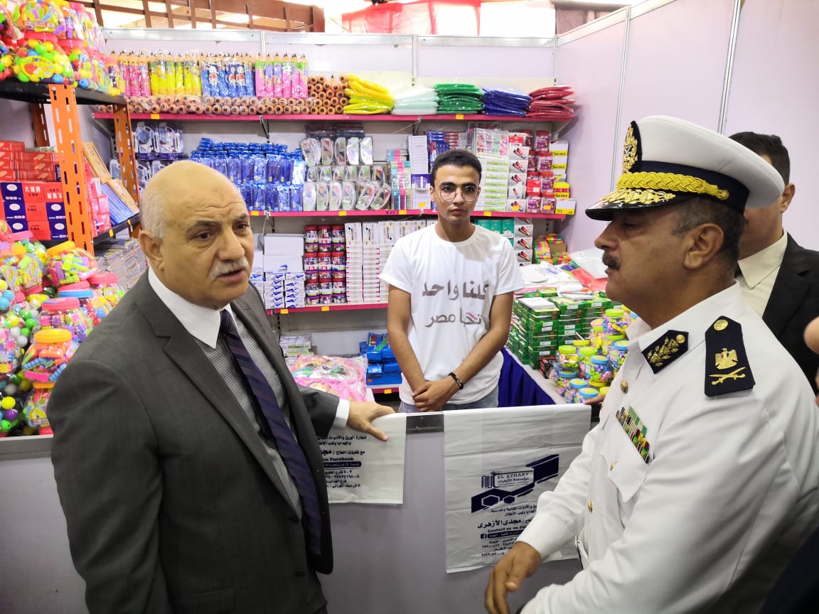 جانب من تفقد مدير أمن القاهرة لشادر كلنا واحد