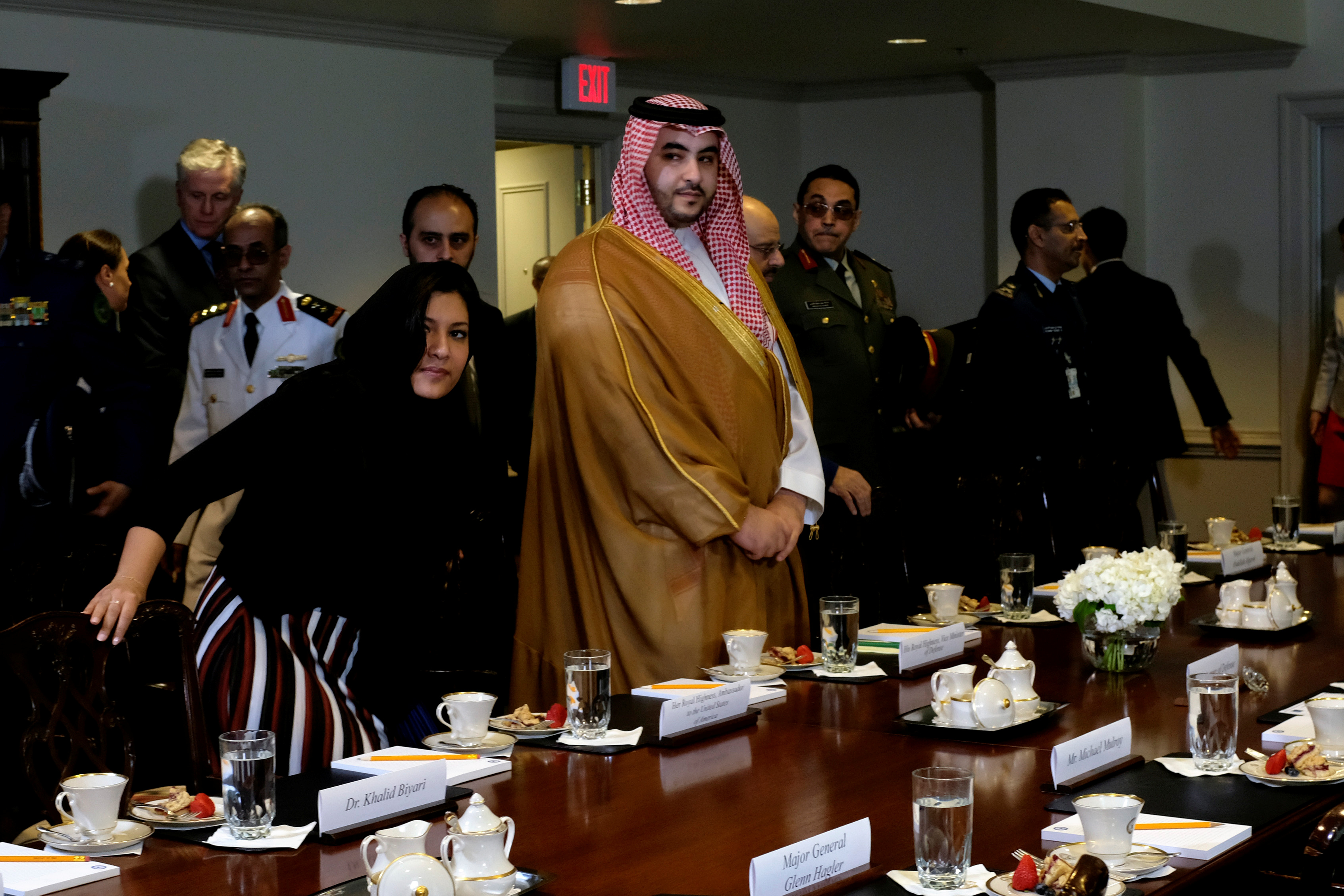 الأمير خالد فى الاجتماع مع وزير الدفاع الأمريكى