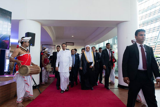 الشيخ د محمد العيسي مع الرئيس السيريلانكي.