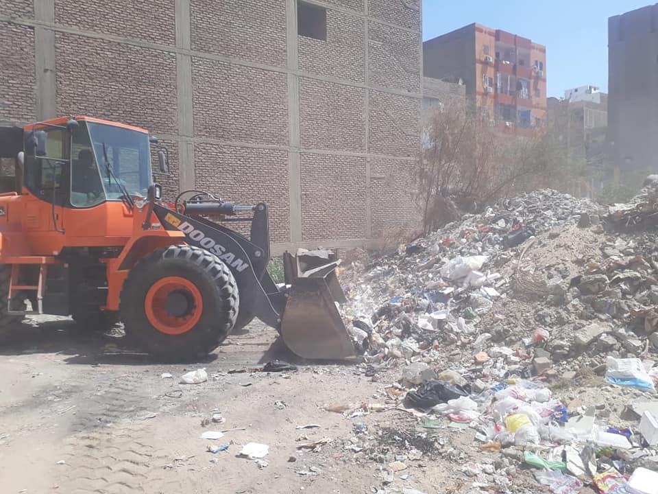 رفع 25 طن مخلفات وقمامة وأتربة في حملة نظافة لإعادة المظهر الحضاري بمدينة الأقصر (2)