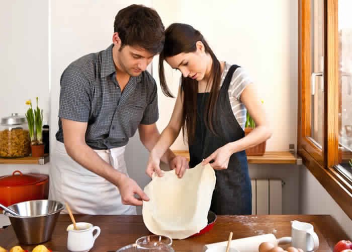 فوائد مشاركة الزوج فى الأعمال المنزلية (2)