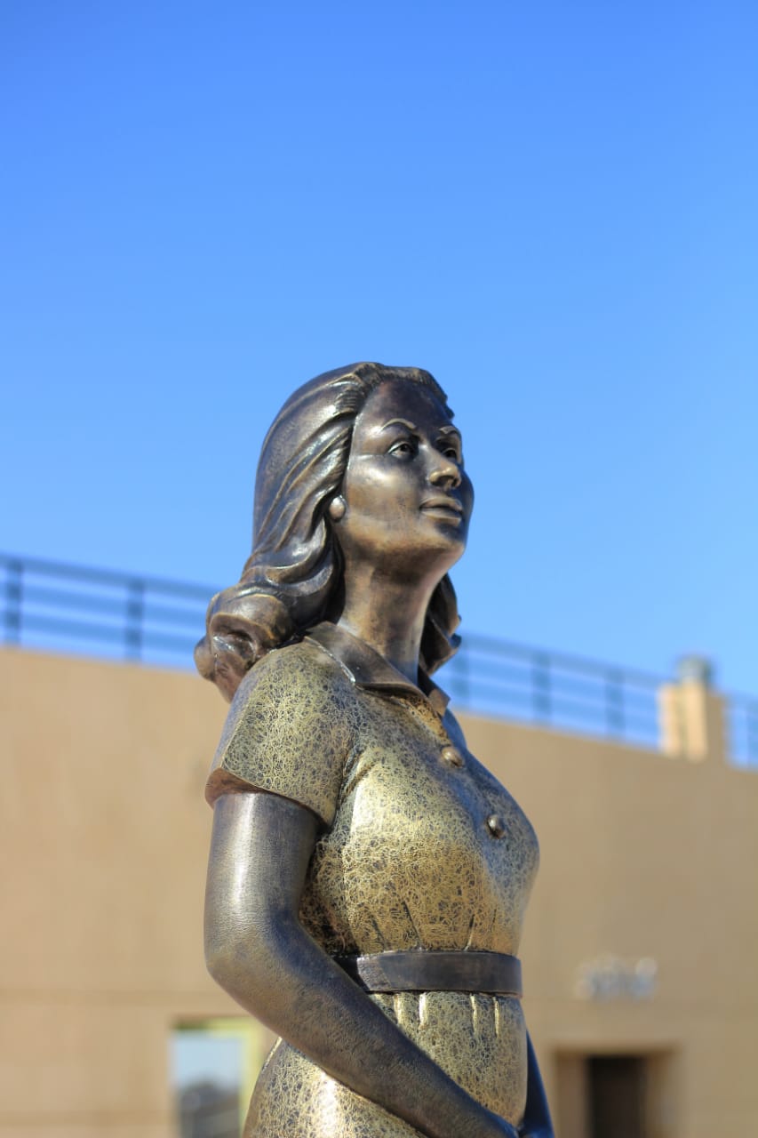 تمثال ليلى مراد بشاطئ الغرام في مطروح (2)