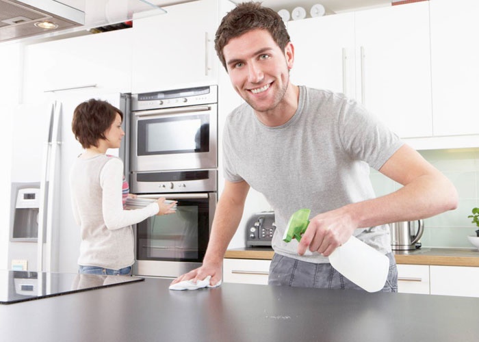 فوائد مشاركة الزوج فى الأعمال المنزلية (1)