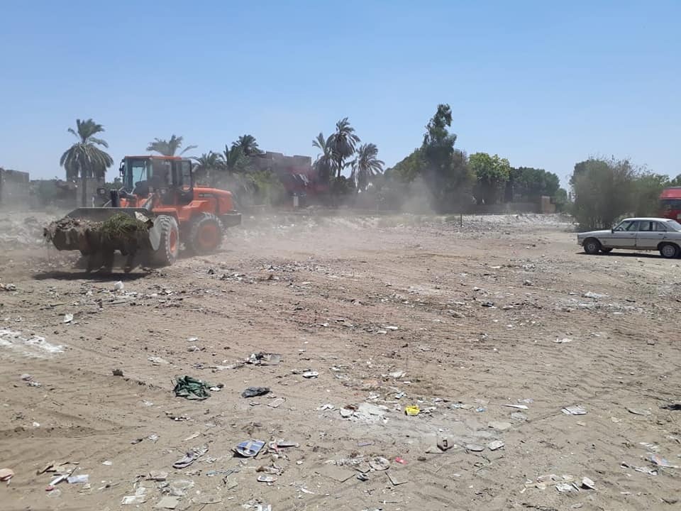 رفع 25 طن مخلفات وقمامة وأتربة في حملة نظافة لإعادة المظهر الحضاري بمدينة الأقصر (3)