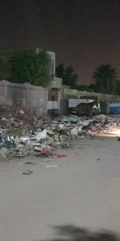 القمامة تحاصر مدرسة الرافعي بشبرا الخيمة (2)