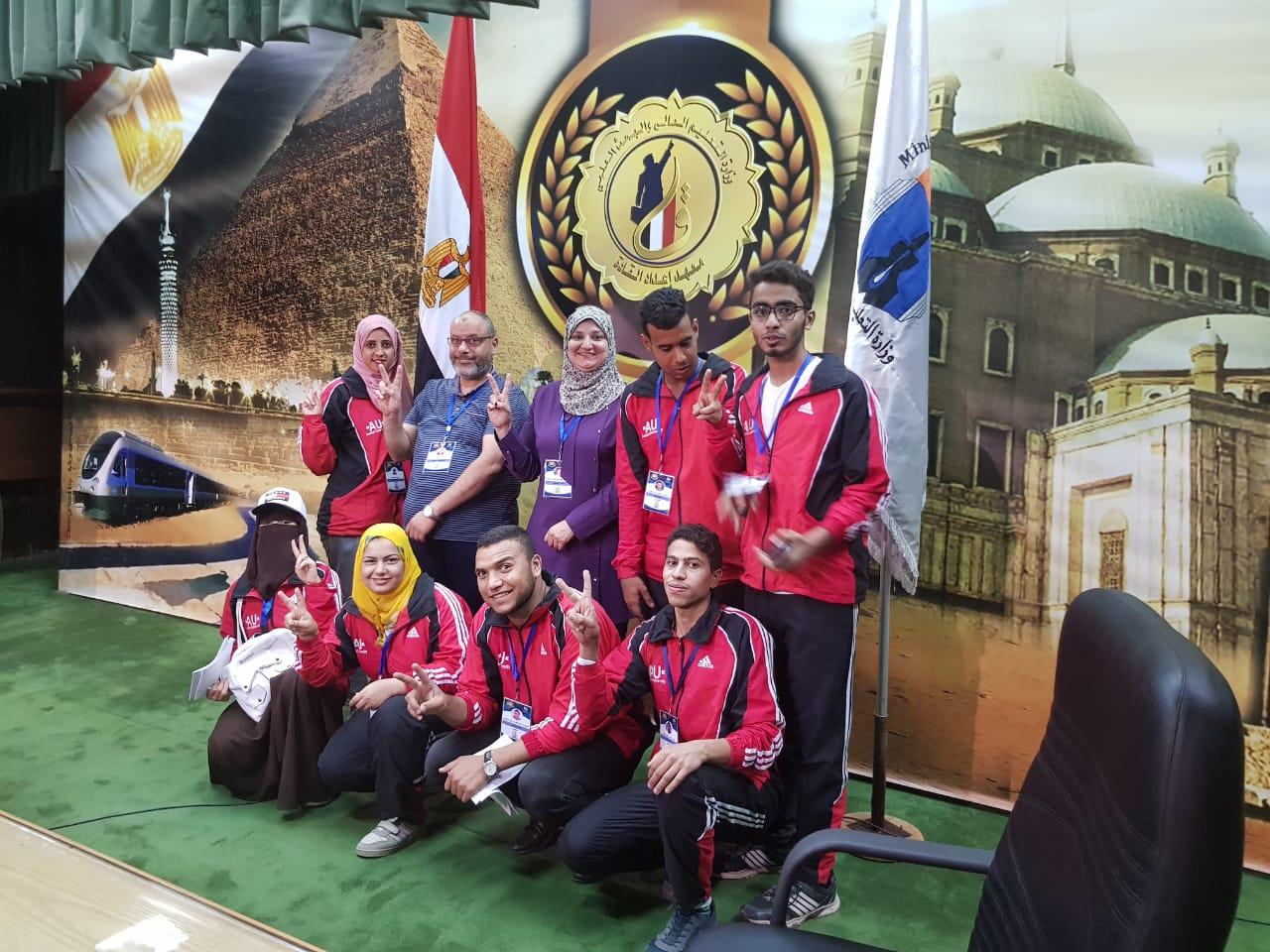 طلاب جامعة حلون المشاركين بمعسكر إعداد القادة بحلوان (4)