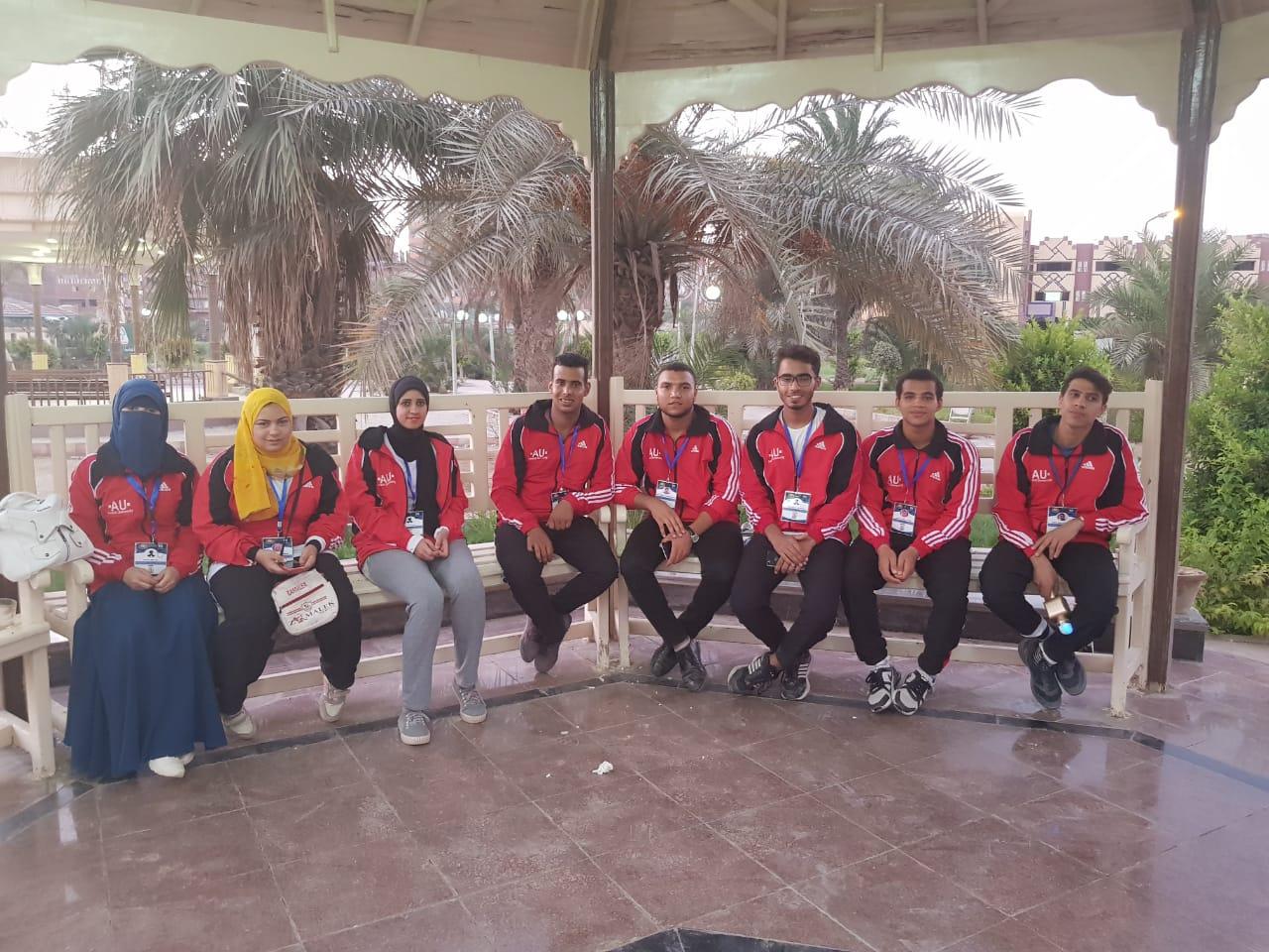 طلاب جامعة حلون المشاركين بمعسكر إعداد القادة بحلوان (6)