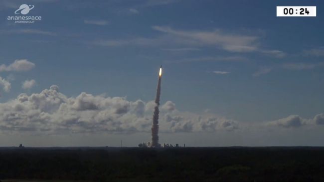 انطلاق صاروخ أريان 5