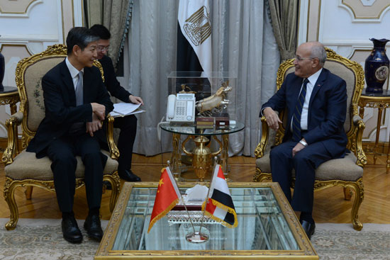 وزير الدولة للإنتاج الحربى يستقبل سفير الصين الجديد بالقاهرة (2)