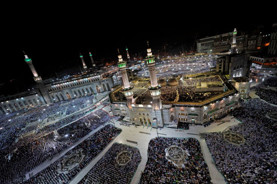 ملايين الحجاج يؤدون الصلاة بالمسجد الحرام (3)