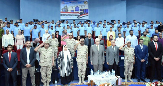 القوات-المسلحة-تنظم-عددا-من-الندوات-التثقيفية-لطلبة-الجامعات-المصرية--(1)