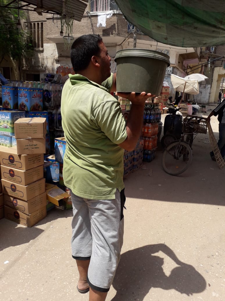 انعدام مياه الشرب مأساة سكان منطقتى صندفا وسوق اللبن بمحافظة الغربية (7)