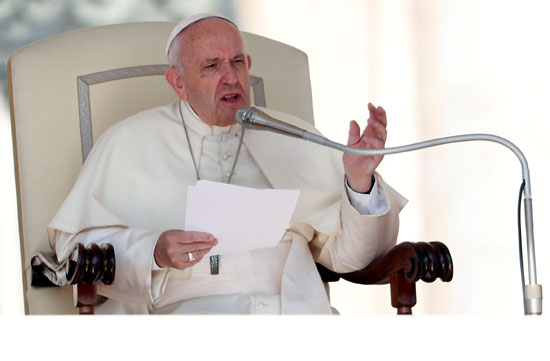البابا يلقى كلمته الأسبوعية