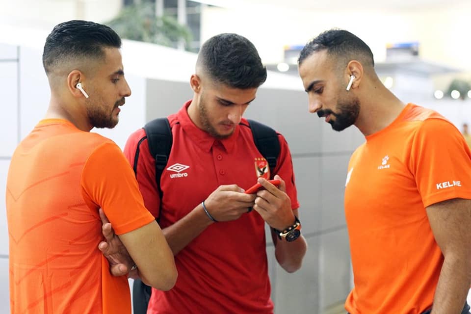 احمد الشيخ مع لاعبي المصري