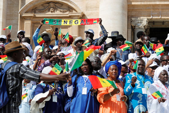 مواطنون سنغاليون حضروا اللقاء الأسبوعى لبابا الفاتيكان