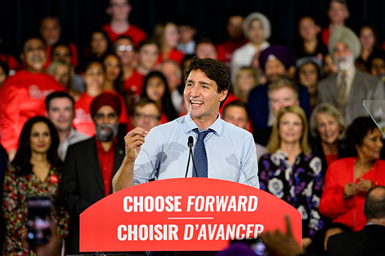 رئيس الوزراء الكندى جاستن ترودو يطلق حملته الانتخابية فى تجمع حاشد فى فانكوفر