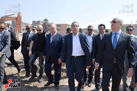 رئيس الوزراء بيتفقد منطقة سور مجرى العيون ومنطقة عين الحياة(2)
