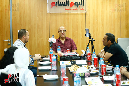 اشرف عبدالباقى مع رئيس قسم الفن عمرو صحصاح ومحمد زكريا