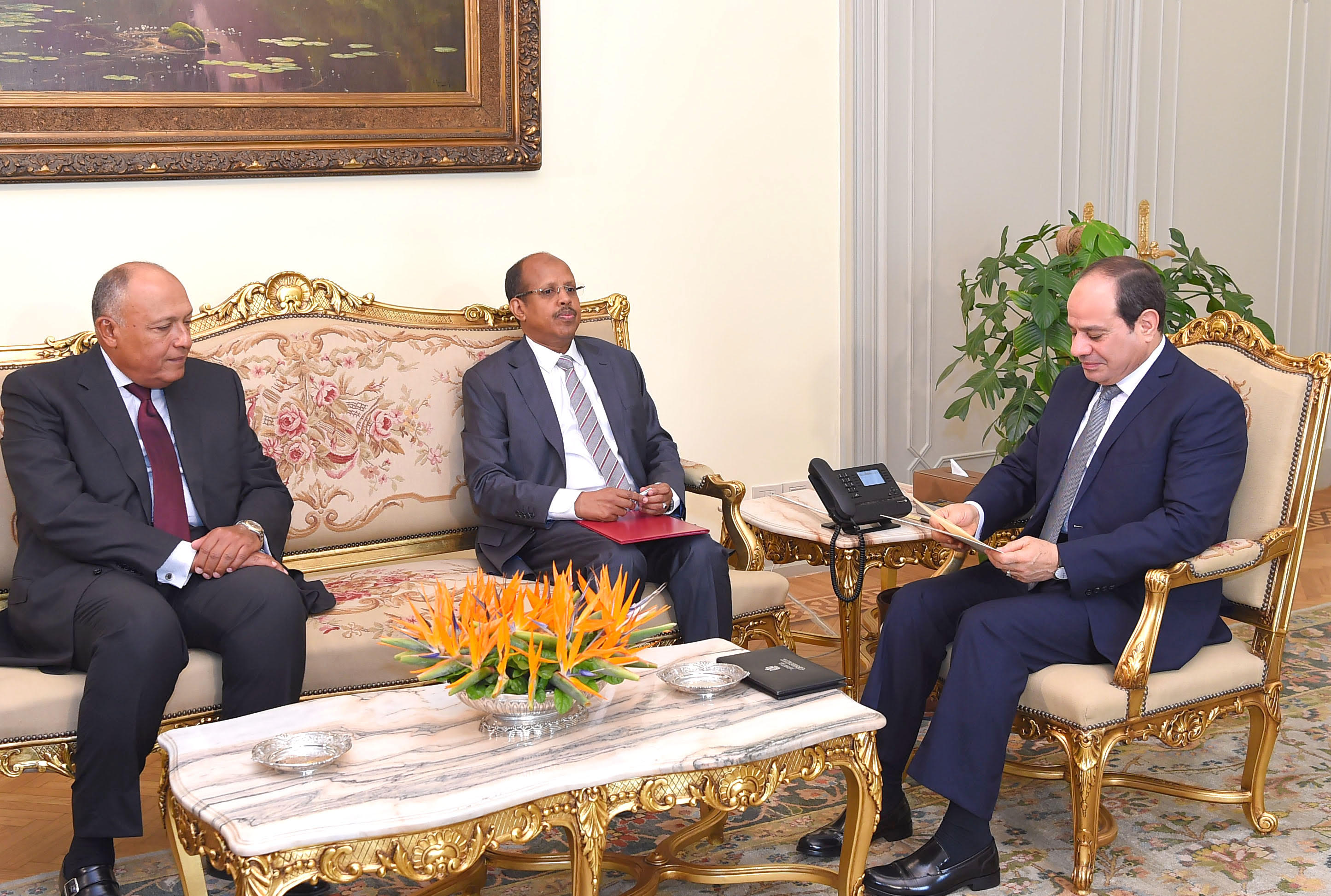 الرئيس السيسى مع وزير خارجية جيبوتى (1)