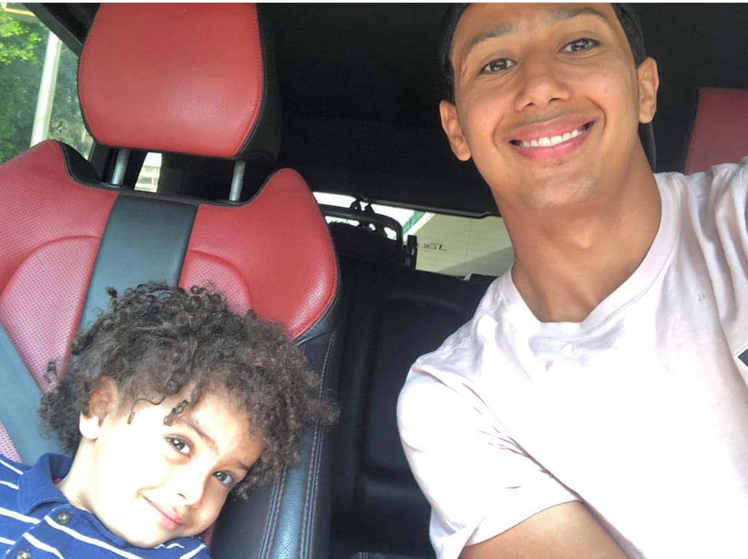 عمرو جمال و ابنه