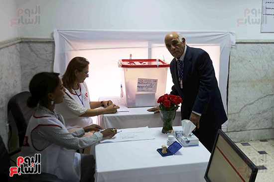 انتخابات تونس فى السفارة بمصر (24)