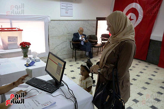 انتخابات تونس فى السفارة بمصر (5)
