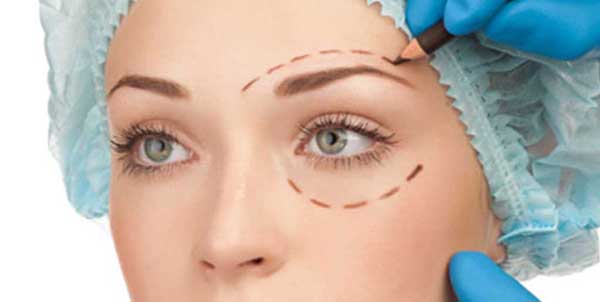 عمليات تجميل لتحويل عيون النساء لعين  (6)