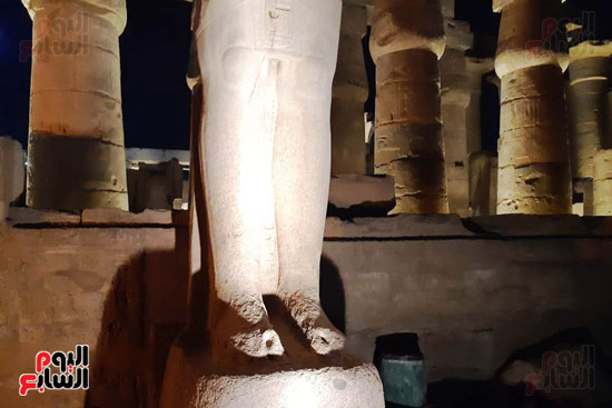 التمثالان يعودان لما كانا عليه في العصور القديمة