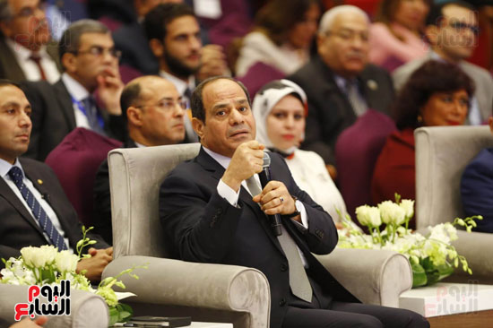 الرئيس يرد خلال مؤتمر الشباب الرئيس يرد خلال مؤتمر الشباب