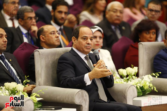 الرئيس عبد الفتاح السيسى فى المؤتمر الرئيس عبد الفتاح السيسى فى المؤتمر