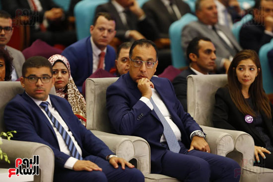 الدكتور مصطفى مدبولى رئيس مجلس الوزراء الدكتور مصطفى مدبولى رئيس مجلس الوزراء