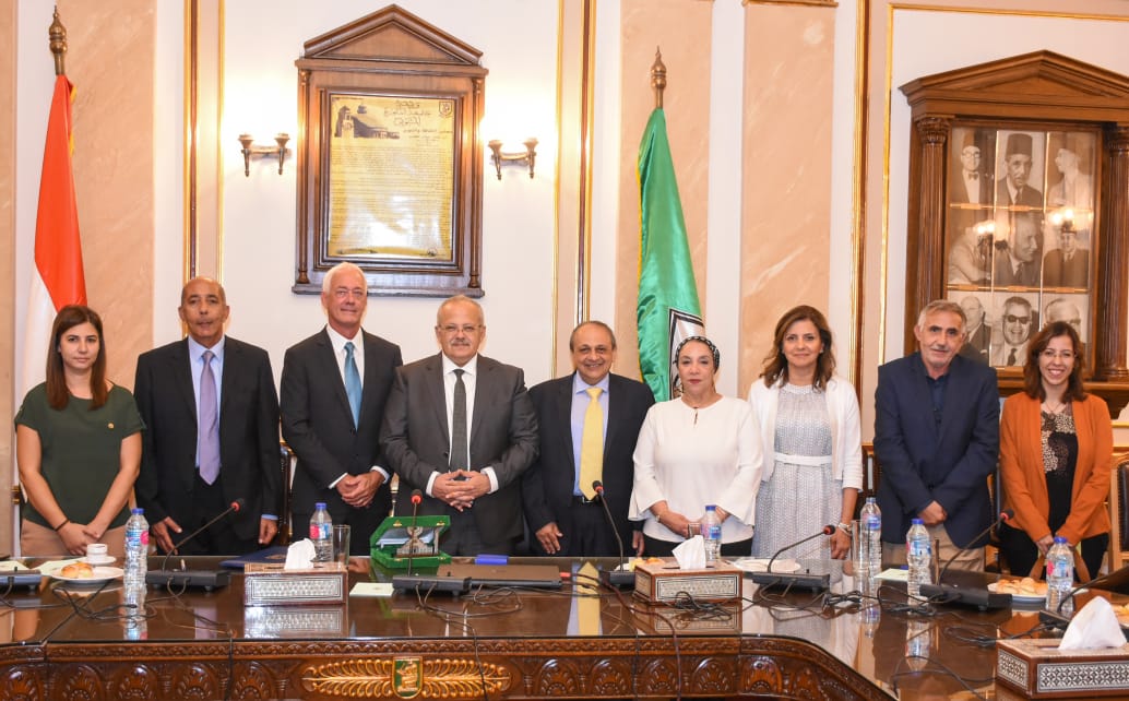 توقيع اتفاقية تعاون بين جامعة القاهرة وبنسيلفانيا الأمريكية (1)