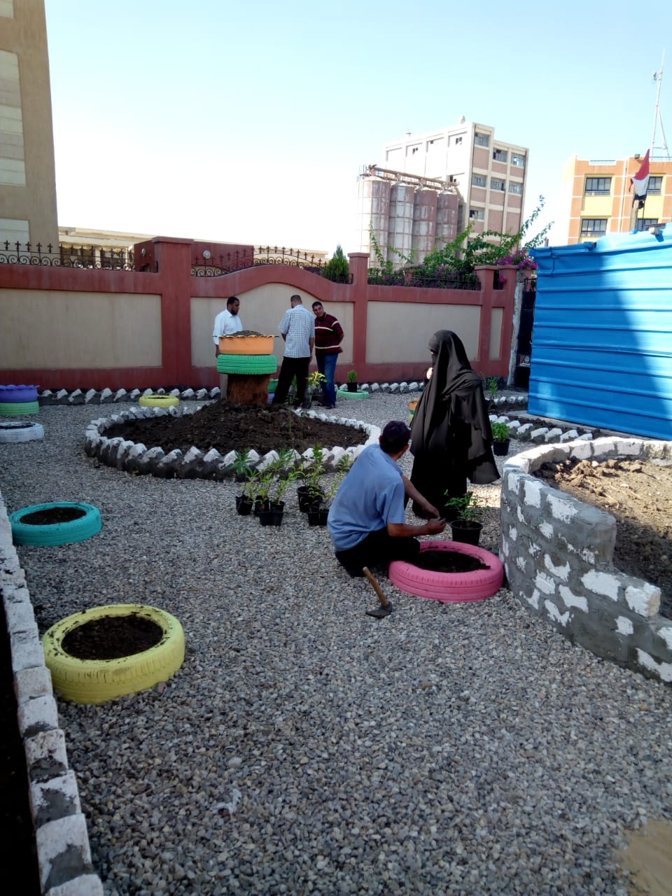 الطلاب والمعلمون يزينون المدارس بكفر الشيخ (10)