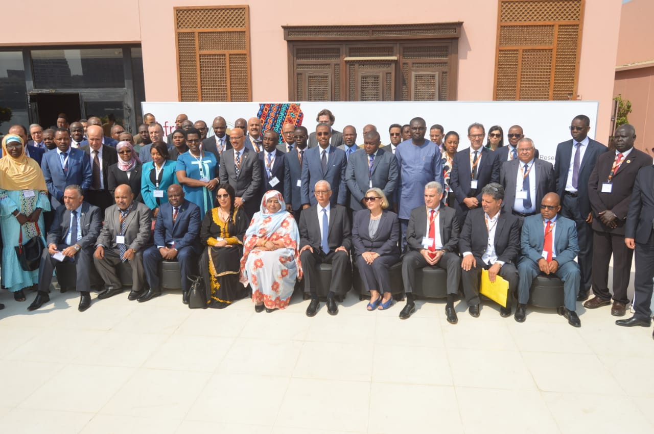 صورة جماعية للمشاركين فى الاجتماع