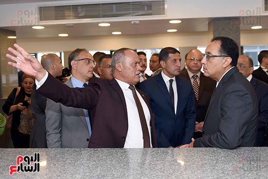 رئيس الوزراء يتفقد مركز خدمة المستثمرين بمدينة نصر وتطوير المنطقة الحرة (3)
