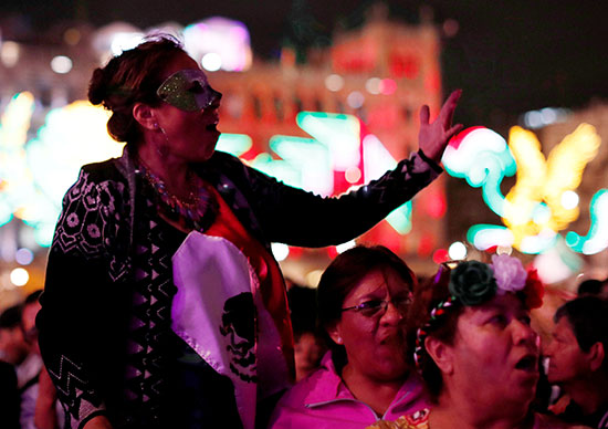 سيدات المكسيك يحتفلن بذكرى الاستقلال