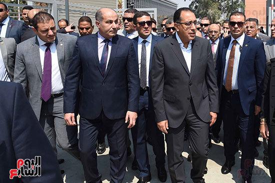 رئيس الوزراء يتفقد مركز خدمة المستثمرين بمدينة نصر وتطوير المنطقة الحرة (1)