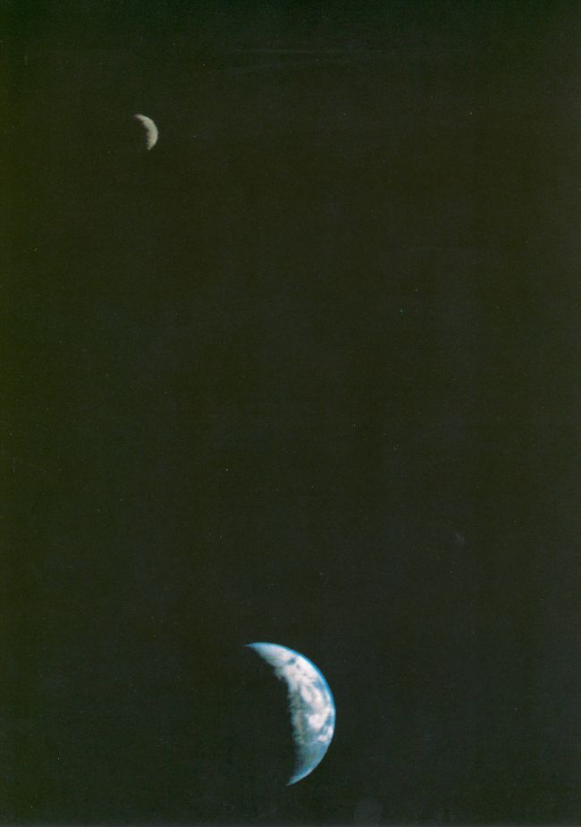 صورة القمر والشمس