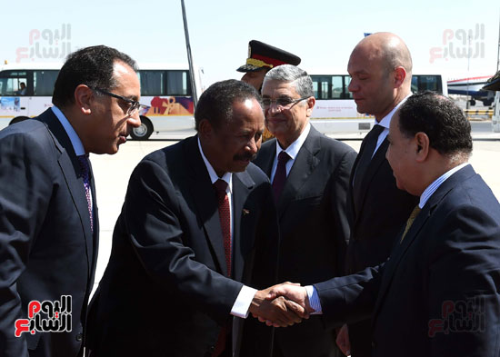 رئيس الوزراء يستقبل رئيس الوزراء السودانى (6)