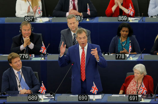 فاراج يلقى كلمة أمام البرلمان الأوروبى