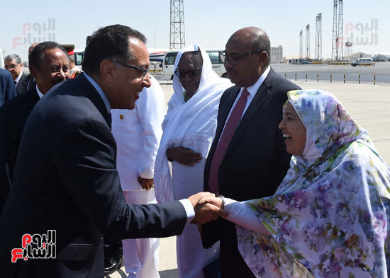 رئيس الوزراء يستقبل رئيس الوزراء السودانى (11)
